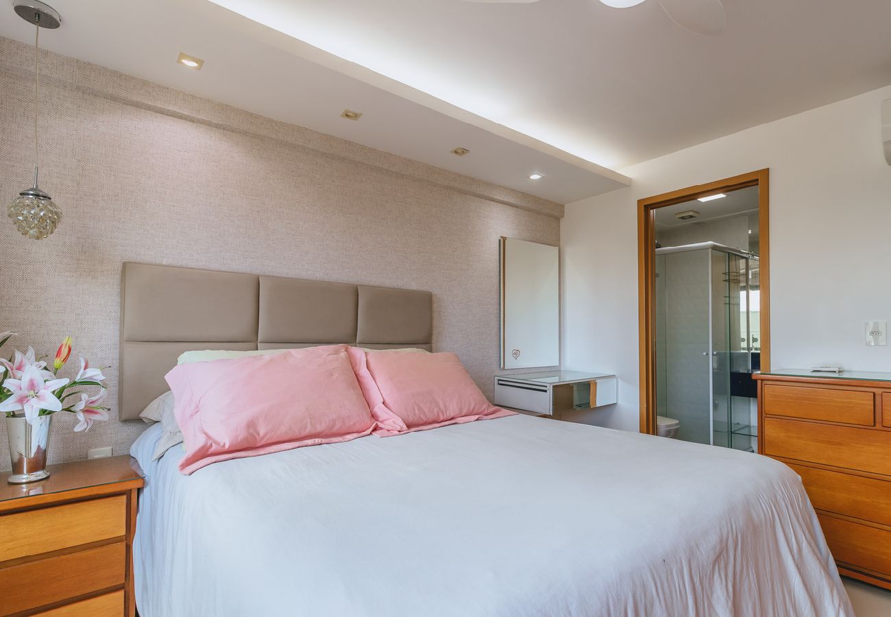 Apartamento em Niterói - Apto com piscina, WiFi, ar-condicionado e garagem Apartamento em Niterói - Apto com piscina, WiFi, ar-condicionado e garagem