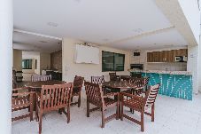 Apartamento em Niterói - Apto com piscina, WiFi, ar-condicionado e garagem