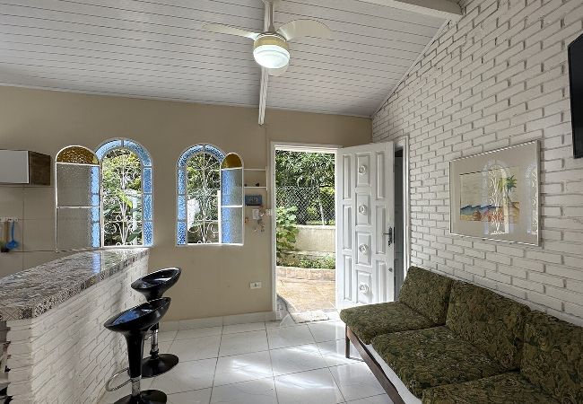 Casa em Caraguatatuba - Casa confortável, bem equipada com Wi-Fi e garagem Casa em Caraguatatuba - Casa confortável, bem equipada com Wi-Fi e garagem