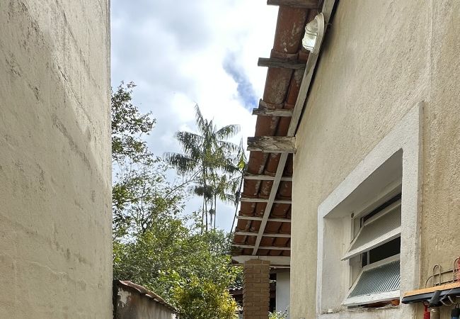 Casa em Caraguatatuba - Casa confortável, bem equipada com Wi-Fi e garagem Casa em Caraguatatuba - Casa confortável, bem equipada com Wi-Fi e garagem