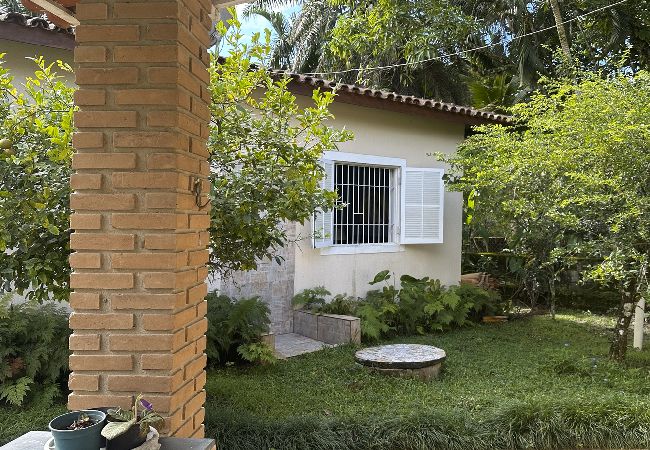 Casa em Caraguatatuba - Casa confortável, bem equipada com Wi-Fi e garagem Casa em Caraguatatuba - Casa confortável, bem equipada com Wi-Fi e garagem