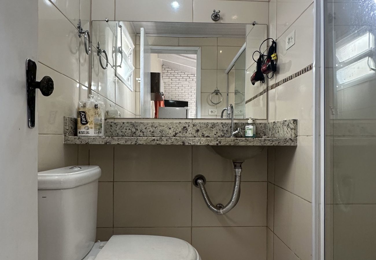 Casa em Caraguatatuba - Casa confortável, bem equipada com Wi-Fi e garagem Casa em Caraguatatuba - Casa confortável, bem equipada com Wi-Fi e garagem