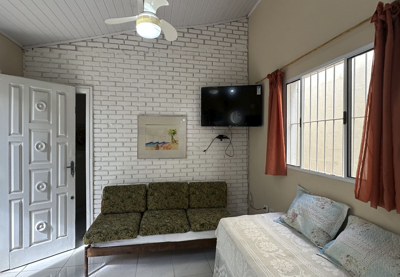 Casa em Caraguatatuba - Casa confortável, bem equipada com Wi-Fi e garagem Casa em Caraguatatuba - Casa confortável, bem equipada com Wi-Fi e garagem