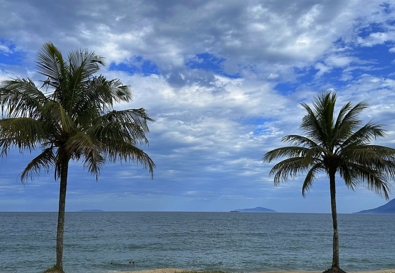Casa em Caraguatatuba - Casa confortável, bem equipada com Wi-Fi e garagem Casa em Caraguatatuba - Casa confortável, bem equipada com Wi-Fi e garagem