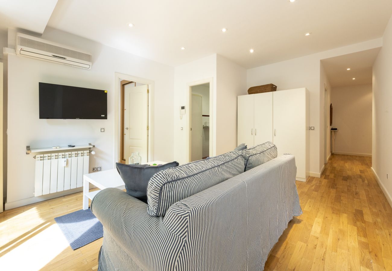 Apartamento em Madrid - Piso de 1 dormitorio y balcón -Alquiler Temporal en Madrid  Apartamento em Madrid - Piso de 1 dormitorio y balcón -Alquiler Temporal en Madrid