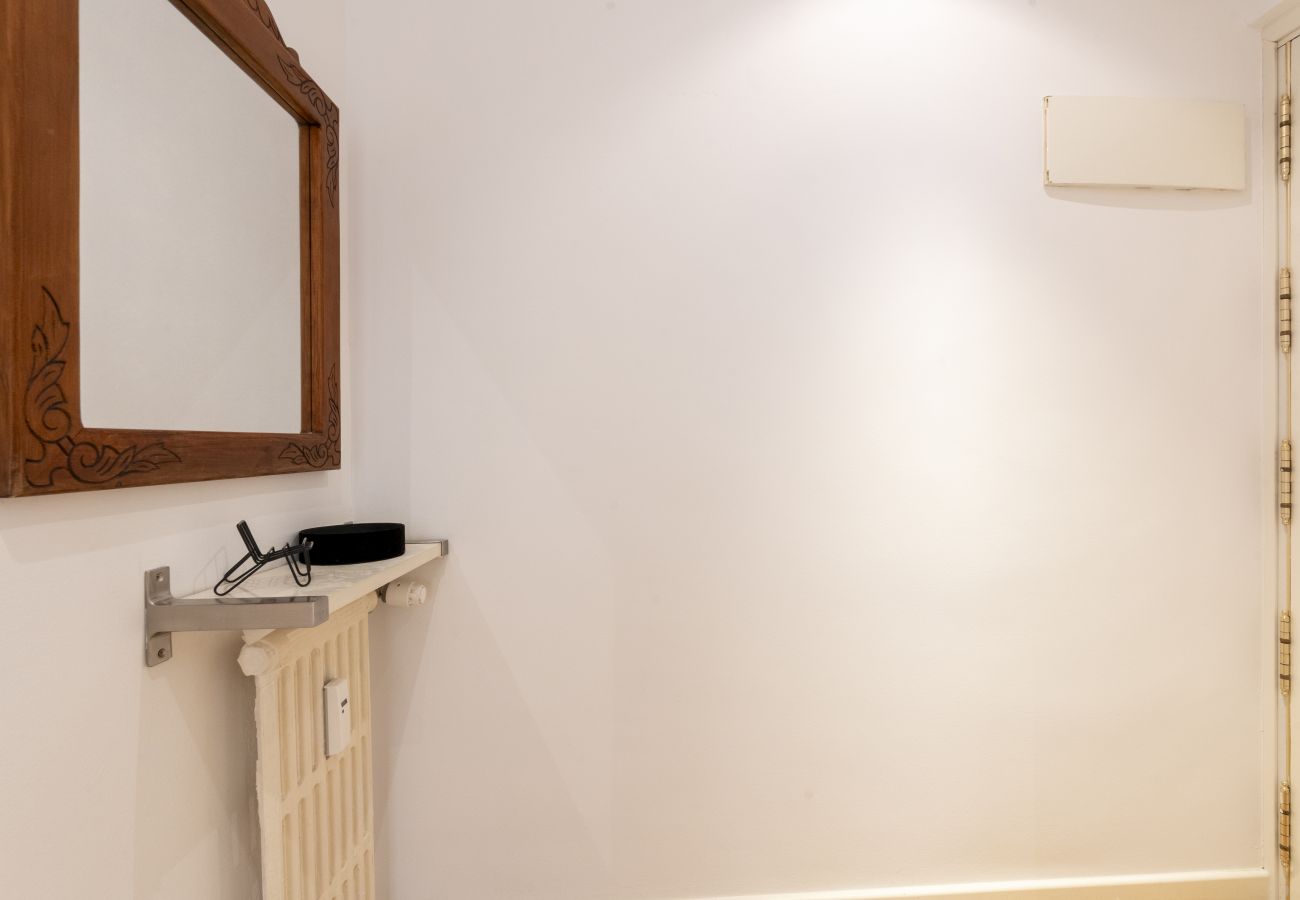 Apartamento em Madrid - Piso de 1 dormitorio y balcón -Alquiler Temporal en Madrid  Apartamento em Madrid - Piso de 1 dormitorio y balcón -Alquiler Temporal en Madrid