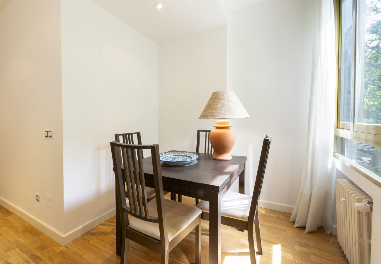 Apartamento em Madrid - Piso de 1 dormitorio y balcón -Alquiler Temporal en Madrid  Apartamento em Madrid - Piso de 1 dormitorio y balcón -Alquiler Temporal en Madrid