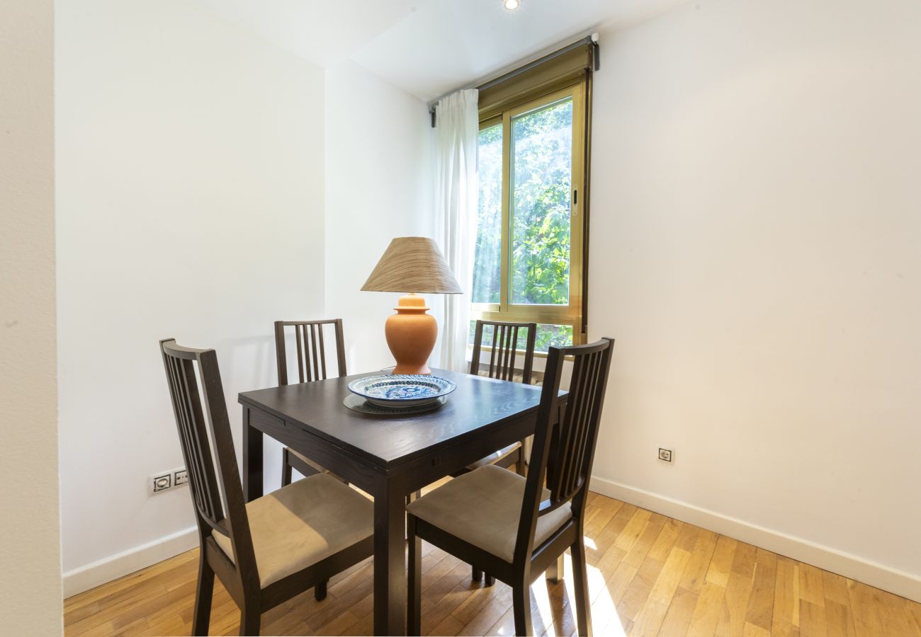 Apartamento em Madrid - Piso de 1 dormitorio y balcón -Alquiler Temporal en Madrid  Apartamento em Madrid - Piso de 1 dormitorio y balcón -Alquiler Temporal en Madrid