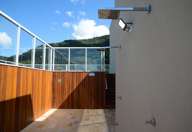 Apartamento em Ubatuba - Apto c área gourmet a 300m da Praia das Toninhas Apartamento em Ubatuba - Apto c área gourmet a 300m da Praia das Toninhas