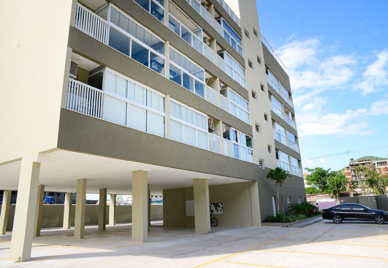 Apartamento em Ubatuba - Apto c área gourmet a 300m da Praia das Toninhas Apartamento em Ubatuba - Apto c área gourmet a 300m da Praia das Toninhas