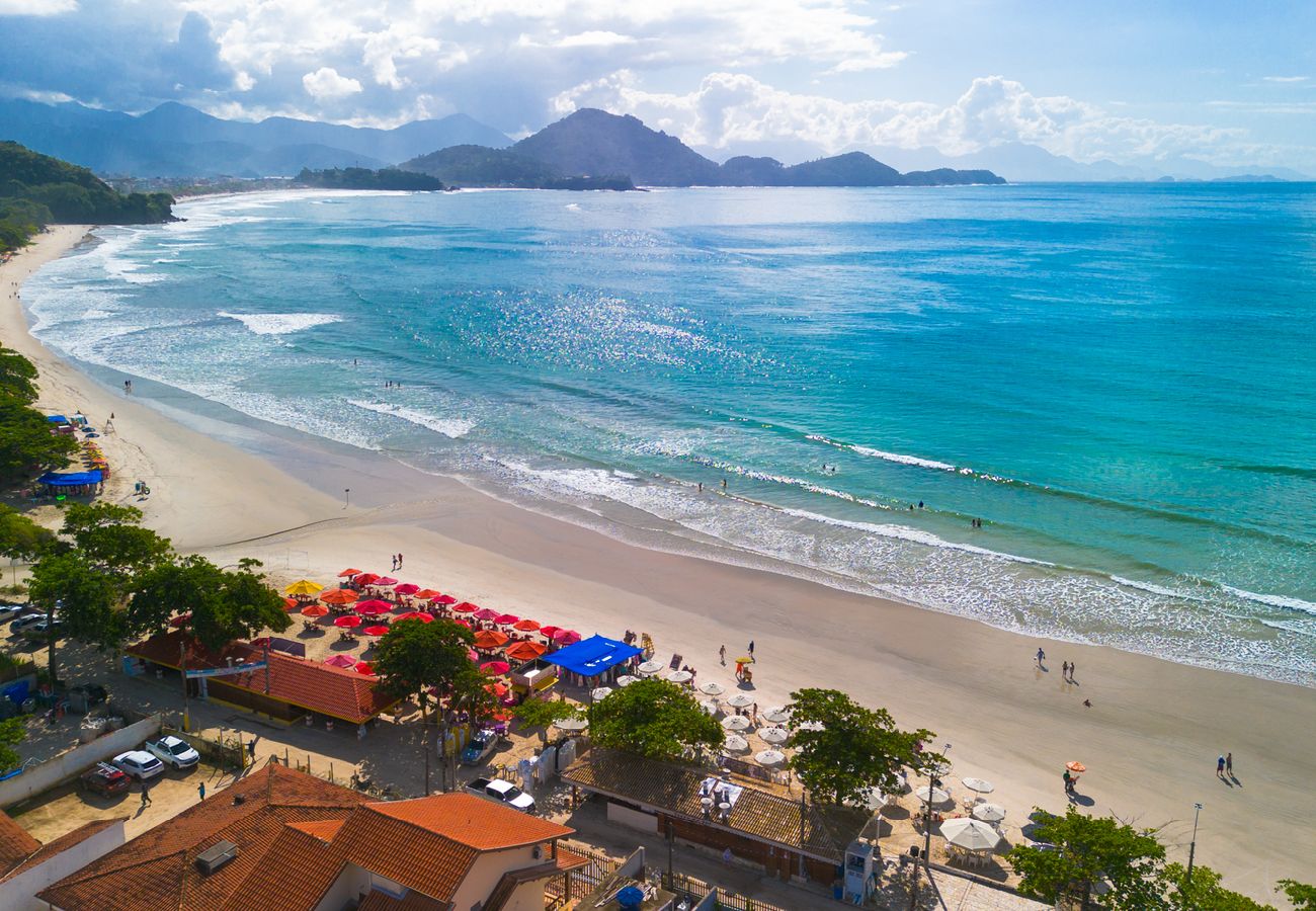 Apartamento em Ubatuba - Apto c área gourmet a 300m da Praia das Toninhas Apartamento em Ubatuba - Apto c área gourmet a 300m da Praia das Toninhas