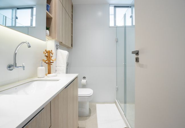 Apartamento em Rio de Janeiro - Jul1003|Lindo apto em Copacabana, 5 min do Posto 6 Apartamento em Rio de Janeiro - Jul1003|Lindo apto em Copacabana, 5 min do Posto 6