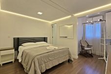 Apartamento em Gramado - NOVO! Duplex 3 dormitórios a 100m da Rua Torta! 