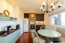 Apartamento em Gramado - NOVO! Duplex 3 dormitórios a 100m da Rua Torta! 