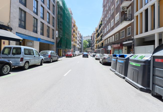 Apartamento em Madrid - Piso de dos dormitorios-Terraza y balcón en Madrid. Temporal Apartamento em Madrid - Piso de dos dormitorios-Terraza y balcón en Madrid. Temporal