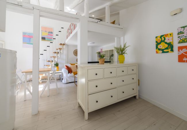 Apartamento em Madrid - Piso tipo loft de 1 dormitorio en el centro de Madrid Apartamento em Madrid - Piso tipo loft de 1 dormitorio en el centro de Madrid