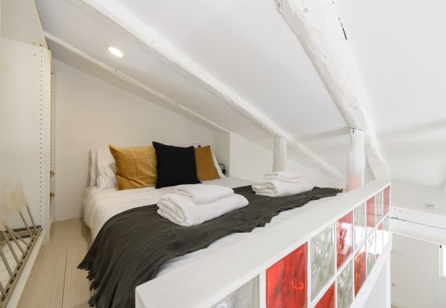 Apartamento em Madrid - Piso tipo loft de 1 dormitorio en el centro de Madrid Apartamento em Madrid - Piso tipo loft de 1 dormitorio en el centro de Madrid