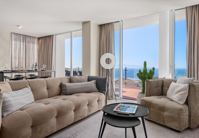 Vila em Adeje - Golden Horizon Retreat
