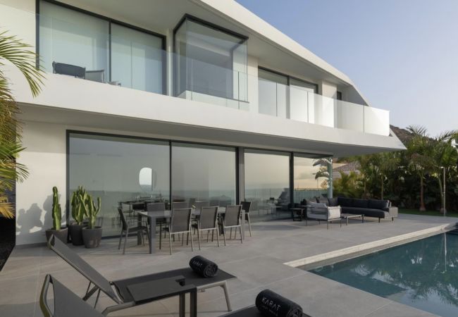 Vila em Adeje - Villa Under the Atlantic Sun