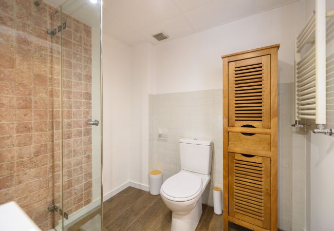 Apartamento em Madrid - Piso moderno de 1 dormitorio con ventanales y sofá cama para invitados en Madrid.Temporal  Apartamento em Madrid - Piso moderno de 1 dormitorio con ventanales y sofá cama para invitados en Madrid.Temporal