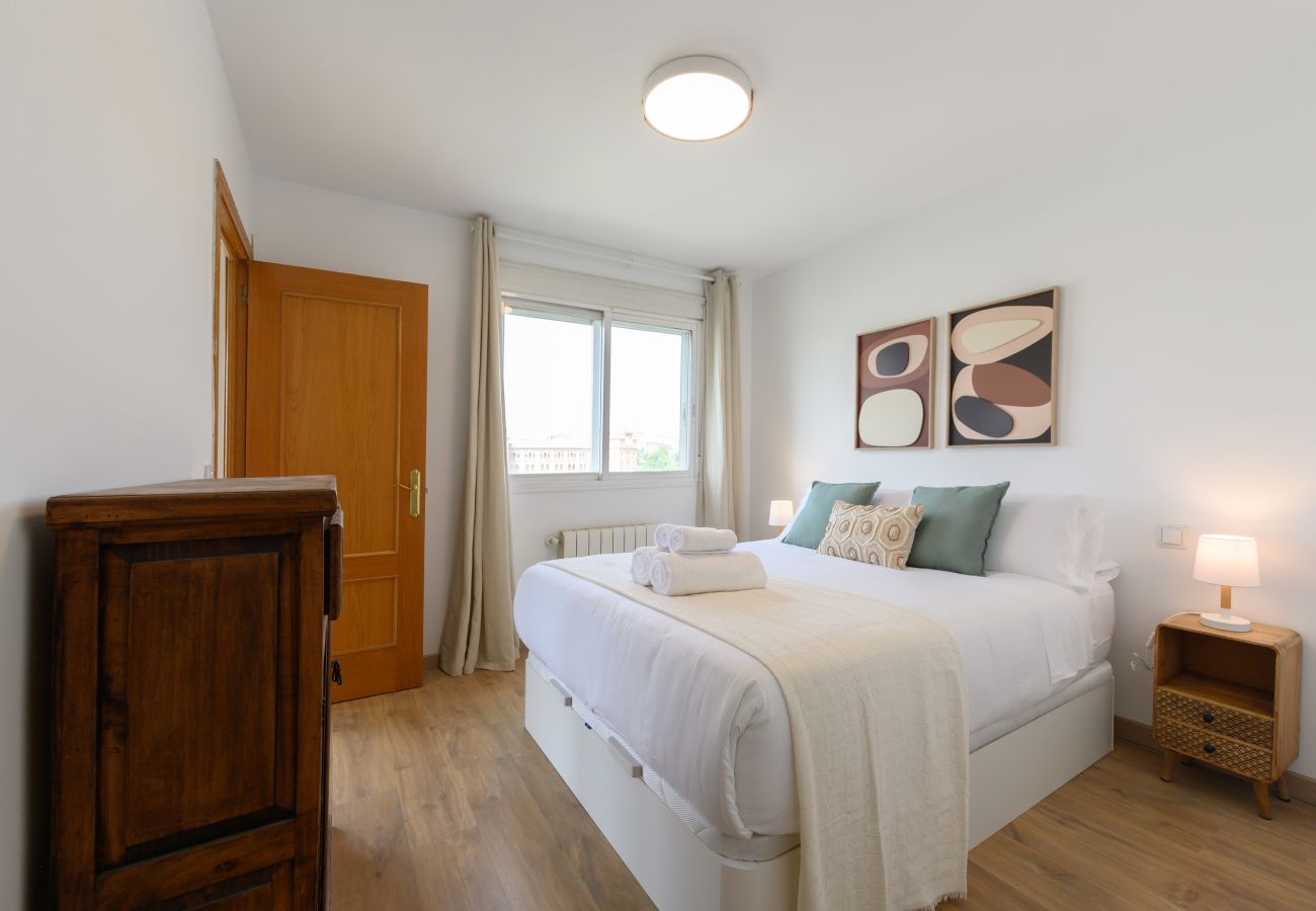 Apartamento em Madrid - Piso moderno de 1 dormitorio con ventanales y sofá cama para invitados en Madrid.Temporal  Apartamento em Madrid - Piso moderno de 1 dormitorio con ventanales y sofá cama para invitados en Madrid.Temporal