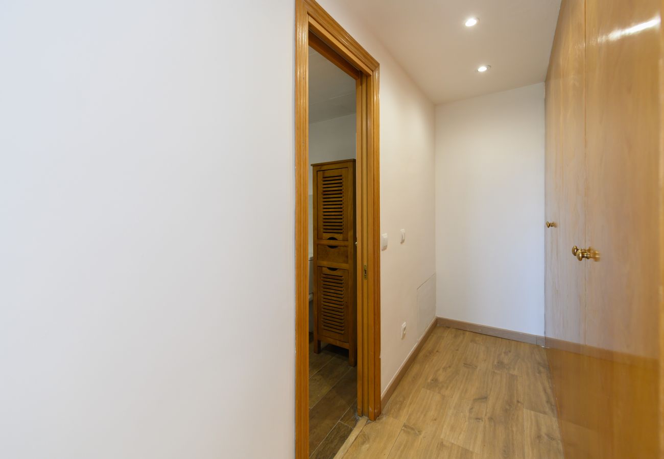 Apartamento em Madrid - Piso moderno de 1 dormitorio con ventanales y sofá cama para invitados en Madrid.Temporal  Apartamento em Madrid - Piso moderno de 1 dormitorio con ventanales y sofá cama para invitados en Madrid.Temporal