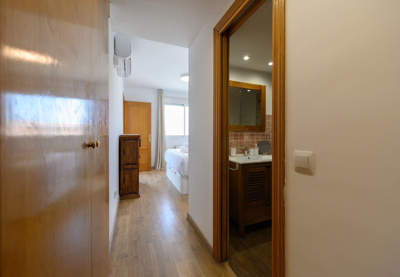 Apartamento em Madrid - Piso moderno de 1 dormitorio con ventanales y sofá cama para invitados en Madrid.Temporal  Apartamento em Madrid - Piso moderno de 1 dormitorio con ventanales y sofá cama para invitados en Madrid.Temporal