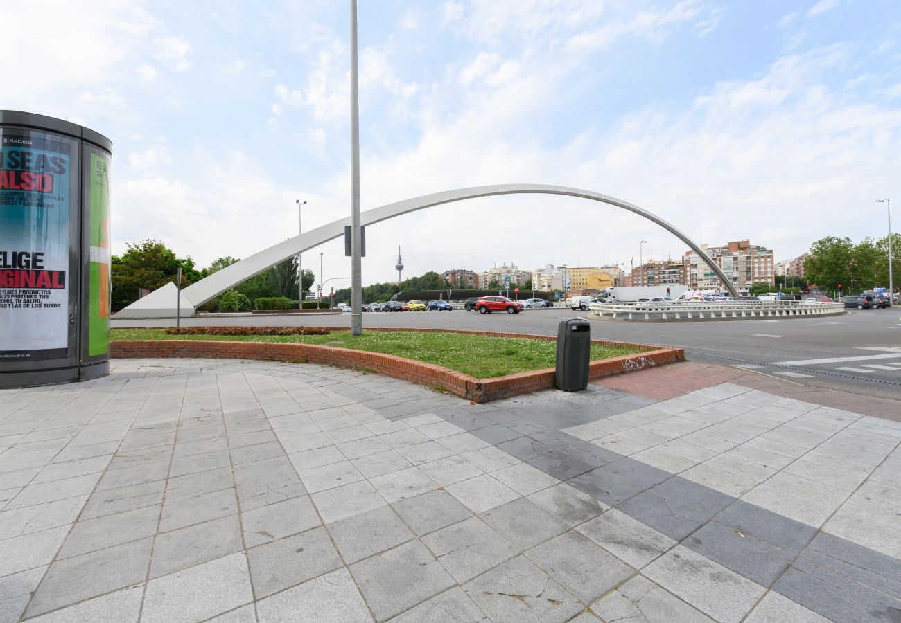 Apartamento em Madrid - Piso moderno de 1 dormitorio con ventanales y sofá cama para invitados en Madrid.Temporal  Apartamento em Madrid - Piso moderno de 1 dormitorio con ventanales y sofá cama para invitados en Madrid.Temporal