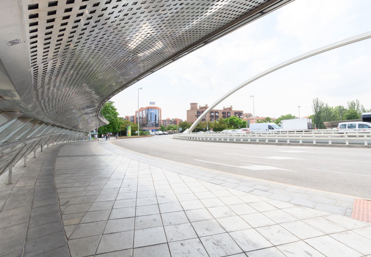 Apartamento em Madrid - Piso moderno de 1 dormitorio con ventanales y sofá cama para invitados en Madrid.Temporal  Apartamento em Madrid - Piso moderno de 1 dormitorio con ventanales y sofá cama para invitados en Madrid.Temporal