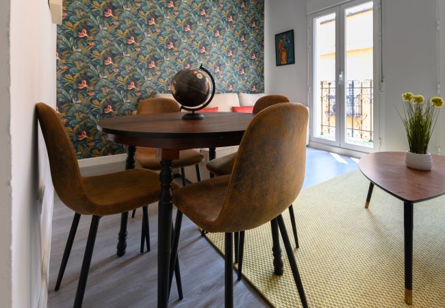 Apartamento em Madrid - Piso de 2 dormitorios con balcón en Madrid Apartamento em Madrid - Piso de 2 dormitorios con balcón en Madrid