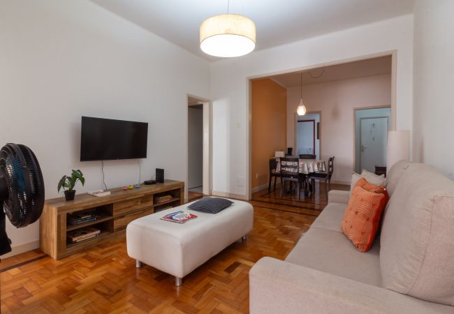 Apartamento em Rio de Janeiro - 7 minutos da Praia de Copacabana | BR402