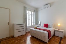 Apartamento em Rio de Janeiro - 7 minutos da Praia de Copacabana | BR402