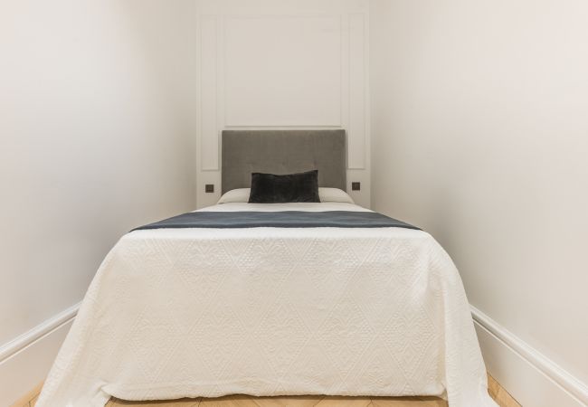 Apartamento em Madrid - Exclusivo Piso de Lujo en el Barrio de Salamanca – Elegancia y Confort en el Corazón de Madrid .Temporal  Apartamento em Madrid - Exclusivo Piso de Lujo en el Barrio de Salamanca – Elegancia y Confort en el Corazón de Madrid .Temporal