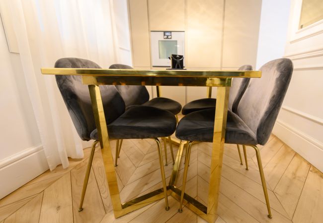Apartamento em Madrid - Exclusivo Piso de Lujo en el Barrio de Salamanca – Elegancia y Confort en el Corazón de Madrid .Temporal  Apartamento em Madrid - Exclusivo Piso de Lujo en el Barrio de Salamanca – Elegancia y Confort en el Corazón de Madrid .Temporal