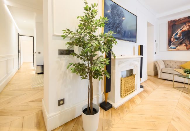 Apartamento em Madrid - Exclusivo Piso de Lujo en el Barrio de Salamanca – Elegancia y Confort en el Corazón de Madrid .Temporal  Apartamento em Madrid - Exclusivo Piso de Lujo en el Barrio de Salamanca – Elegancia y Confort en el Corazón de Madrid .Temporal
