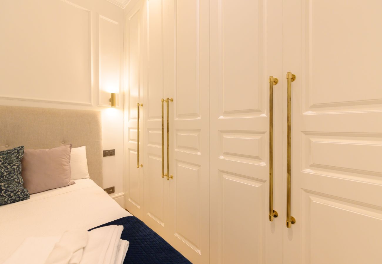 Apartamento em Madrid - Exclusivo Piso de Lujo en el Barrio de Salamanca – Elegancia y Confort en el Corazón de Madrid .Temporal  Apartamento em Madrid - Exclusivo Piso de Lujo en el Barrio de Salamanca – Elegancia y Confort en el Corazón de Madrid .Temporal