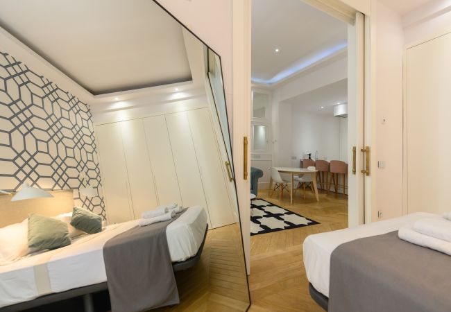 Apartamento em Madrid - Apartamento de Lujo en el Corazón de Madrid – Elegancia, Comodidad y Estilo en un Solo Espacio Apartamento em Madrid - Apartamento de Lujo en el Corazón de Madrid – Elegancia, Comodidad y Estilo en un Solo Espacio