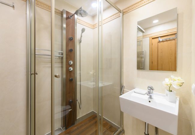 Apartamento em Madrid - Piso de 2 Dormitorios con Vistas a la Ciudad – Confort y Estilo en Madrid.Temporal Apartamento em Madrid - Piso de 2 Dormitorios con Vistas a la Ciudad – Confort y Estilo en Madrid.Temporal