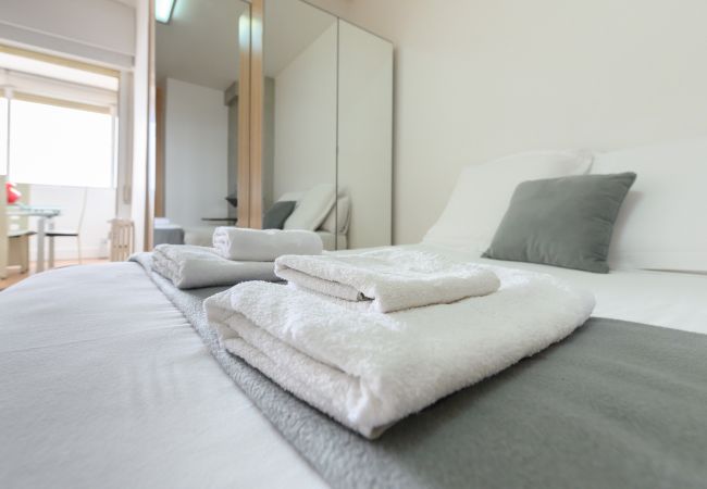 Apartamento em Madrid - Piso de 2 Dormitorios con Vistas a la Ciudad – Confort y Estilo en Madrid.Temporal Apartamento em Madrid - Piso de 2 Dormitorios con Vistas a la Ciudad – Confort y Estilo en Madrid.Temporal