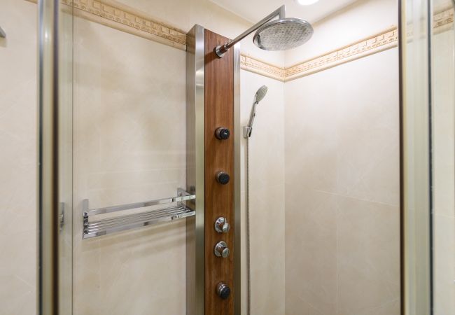 Apartamento em Madrid - Piso de 2 Dormitorios con Vistas a la Ciudad – Confort y Estilo en Madrid.Temporal Apartamento em Madrid - Piso de 2 Dormitorios con Vistas a la Ciudad – Confort y Estilo en Madrid.Temporal