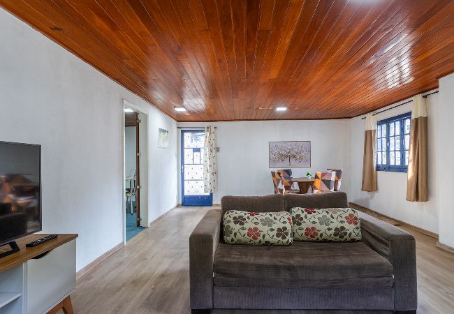 Casa em Petropolis - Casa com Wi-Fi e garagem a 400m do Museu Imperial Casa em Petropolis - Casa com Wi-Fi e garagem a 400m do Museu Imperial