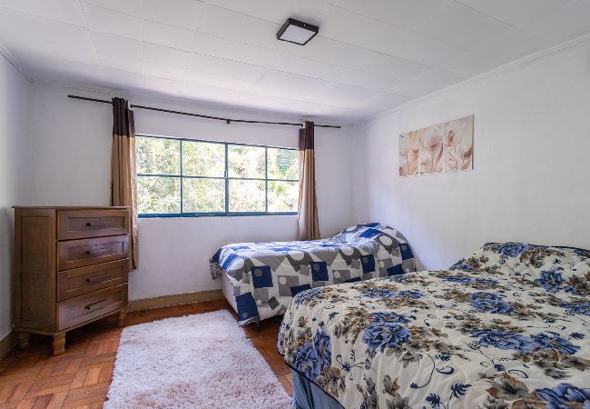 Casa em Petropolis - Casa com Wi-Fi e garagem a 400m do Museu Imperial Casa em Petropolis - Casa com Wi-Fi e garagem a 400m do Museu Imperial