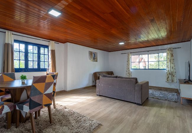 Casa em Petropolis - Casa com Wi-Fi e garagem a 400m do Museu Imperial Casa em Petropolis - Casa com Wi-Fi e garagem a 400m do Museu Imperial