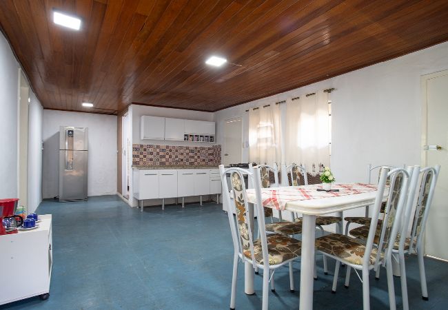 Casa em Petropolis - Casa com Wi-Fi e garagem a 400m do Museu Imperial Casa em Petropolis - Casa com Wi-Fi e garagem a 400m do Museu Imperial