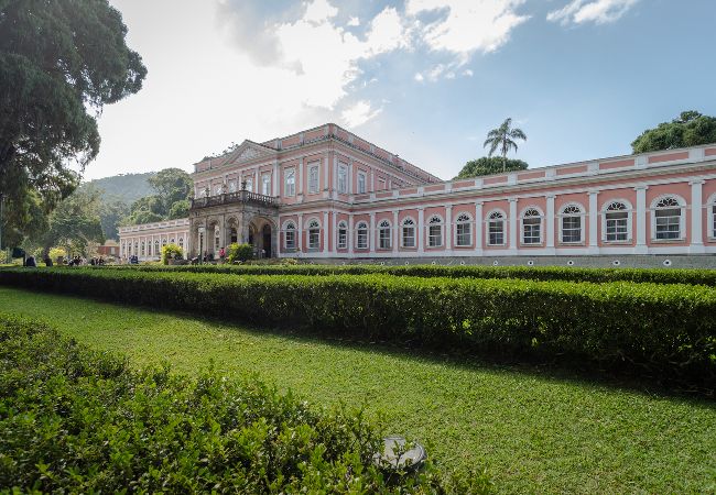 Casa em Petropolis - Casa com Wi-Fi e garagem a 400m do Museu Imperial Casa em Petropolis - Casa com Wi-Fi e garagem a 400m do Museu Imperial