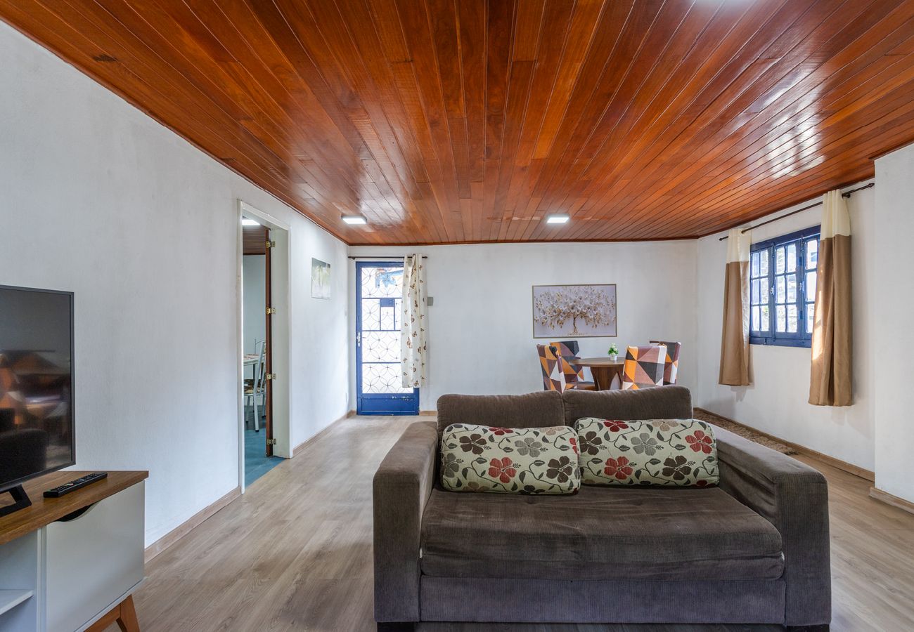 Casa em Petropolis - Casa com Wi-Fi e garagem a 400m do Museu Imperial Casa em Petropolis - Casa com Wi-Fi e garagem a 400m do Museu Imperial