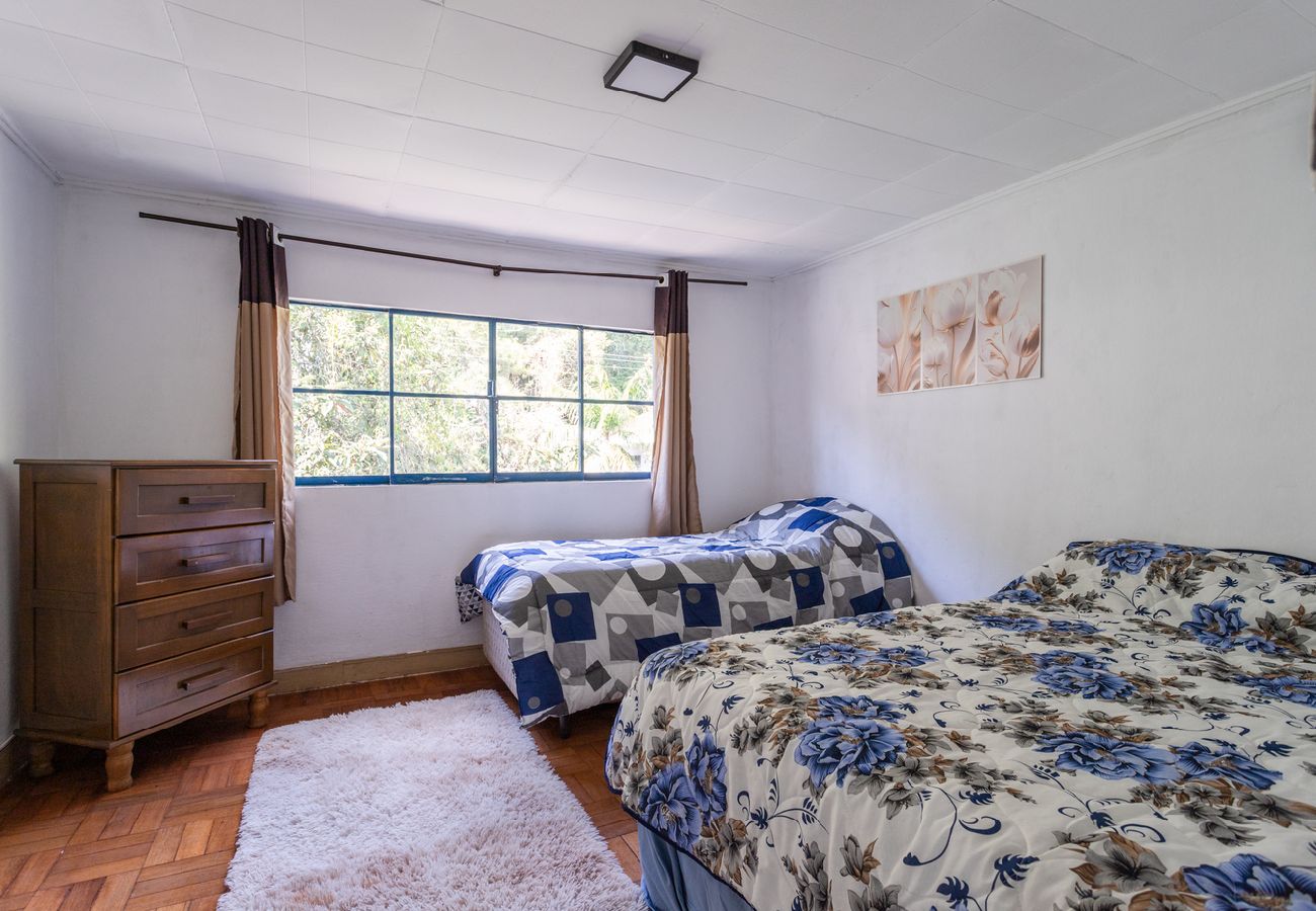 Casa em Petropolis - Casa com Wi-Fi e garagem a 400m do Museu Imperial Casa em Petropolis - Casa com Wi-Fi e garagem a 400m do Museu Imperial