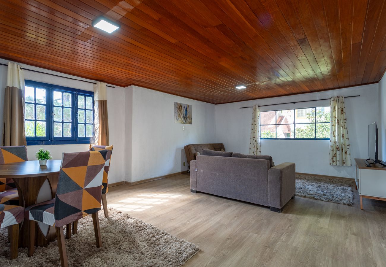 Casa em Petropolis - Casa com Wi-Fi e garagem a 400m do Museu Imperial Casa em Petropolis - Casa com Wi-Fi e garagem a 400m do Museu Imperial