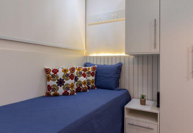 Apartamento em Rio de Janeiro - Poucos Passos da Praia de Copacabana | PF512 Apartamento em Rio de Janeiro - Poucos Passos da Praia de Copacabana | PF512