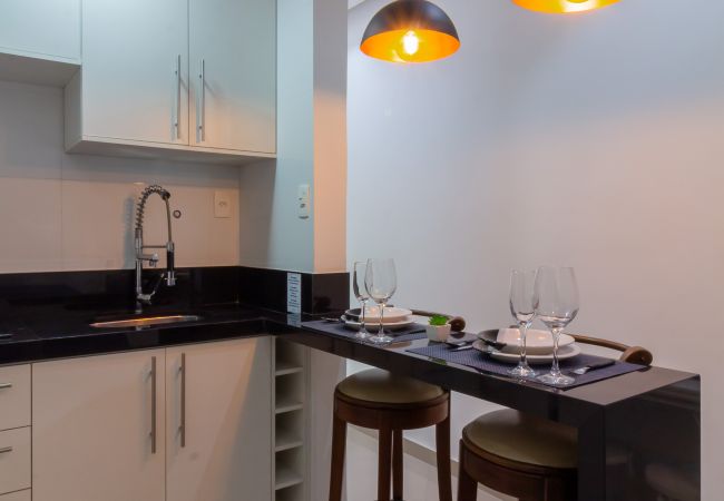 Apartamento em Rio de Janeiro - Poucos Passos da Praia de Copacabana | PF512 Apartamento em Rio de Janeiro - Poucos Passos da Praia de Copacabana | PF512